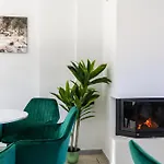 Ξενοδοχείο με διαμερίσματα Malathro Olympus 4*